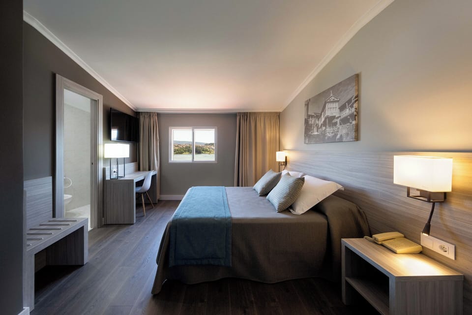Superior Double Room | Desk, laptop workspace, blackout drapes, free WiFi
