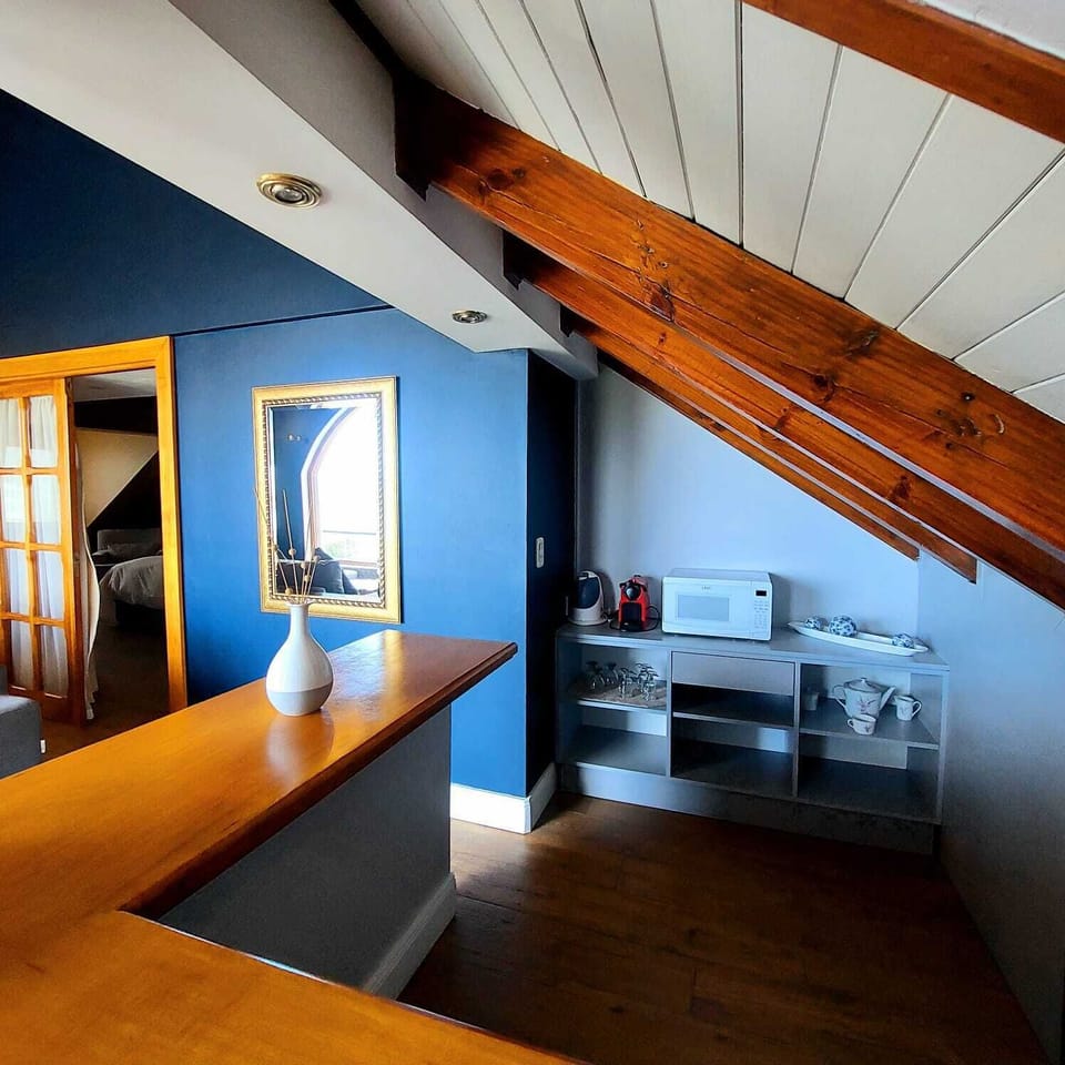 Family Penthouse, Multiple Beds, Canal View | Living area | 30-inch Smart TV with cable channels