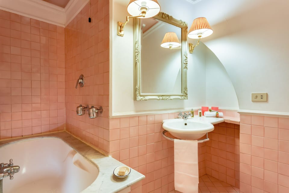 Deluxe Double Room | Premium bedding, in-room safe, desk, rollaway beds