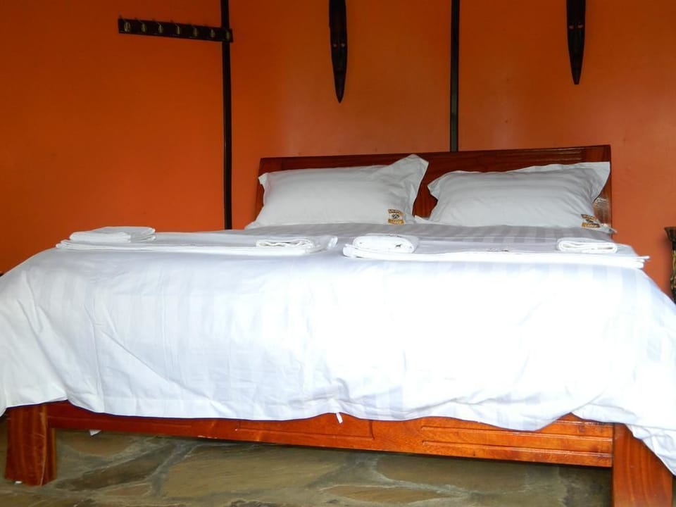Executive Cottage | Desk, free WiFi, bed sheets