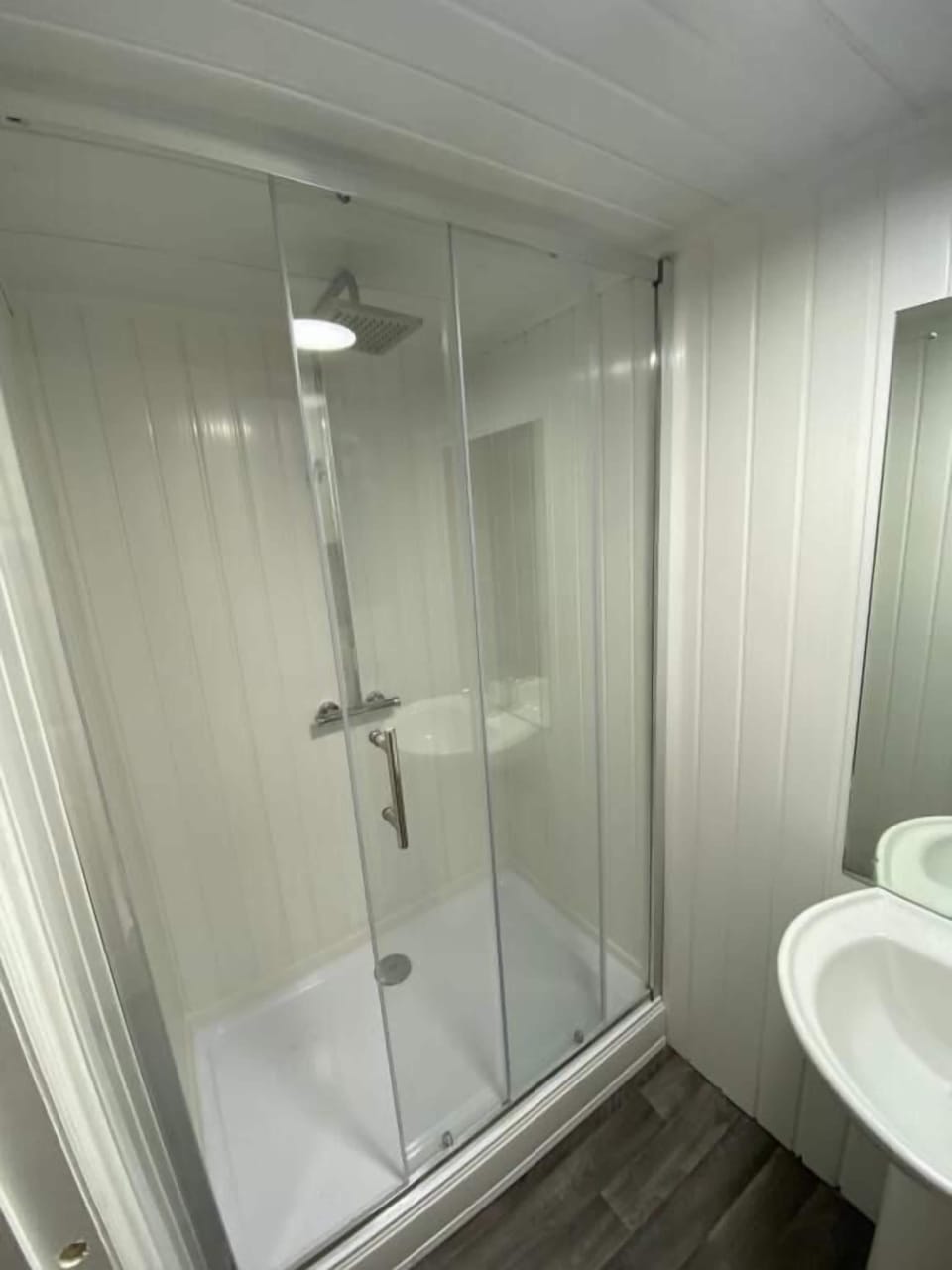 Shower, free toiletries, hair dryer