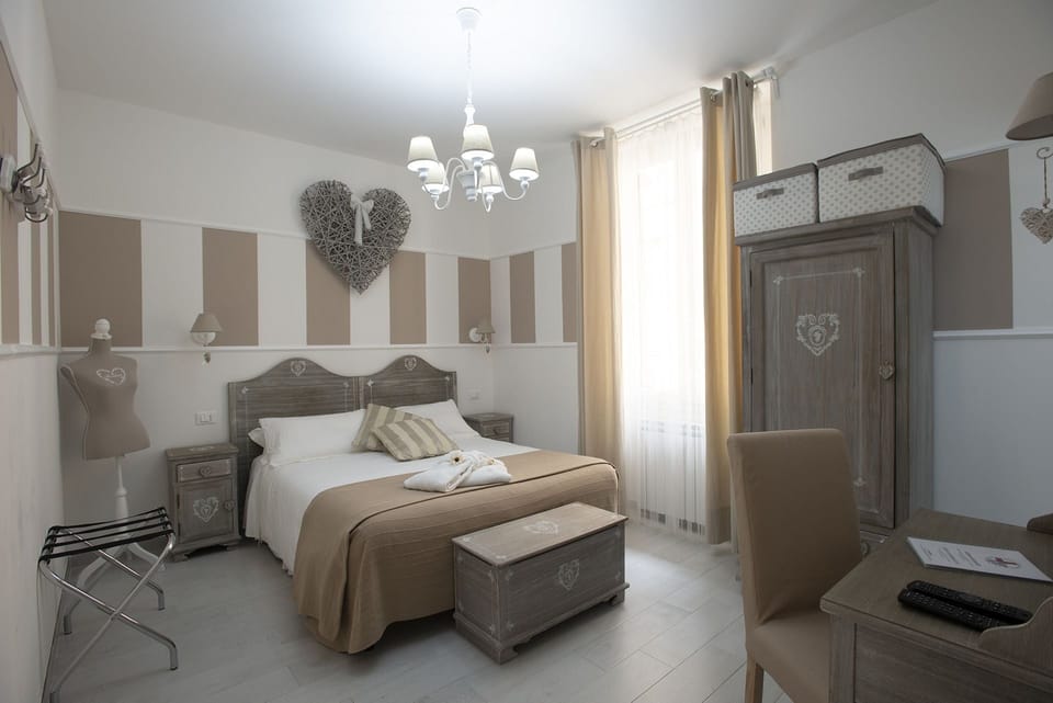 Deluxe Double or Twin Room | In-room safe, individually decorated, individually furnished, desk