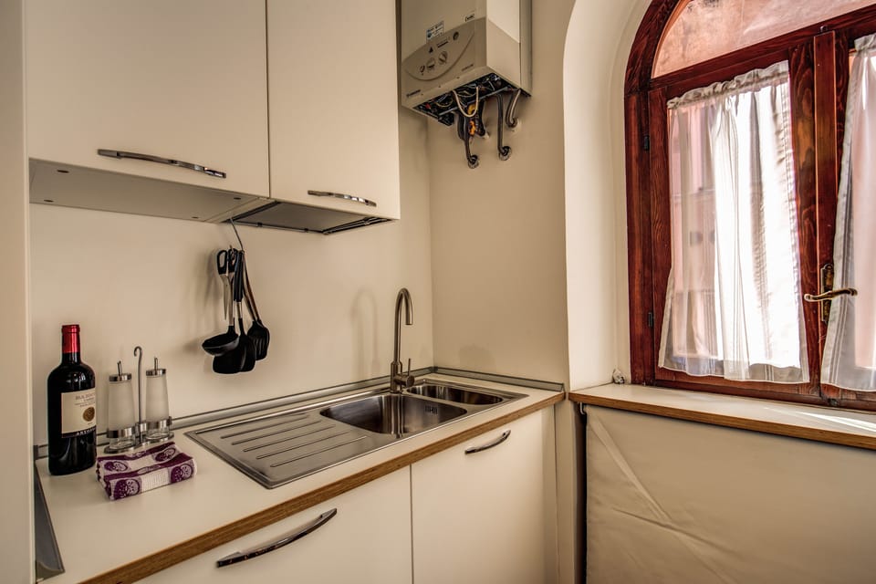 Apartment, 2 Bedrooms | Private kitchen | Fridge, oven, stovetop, electric kettle