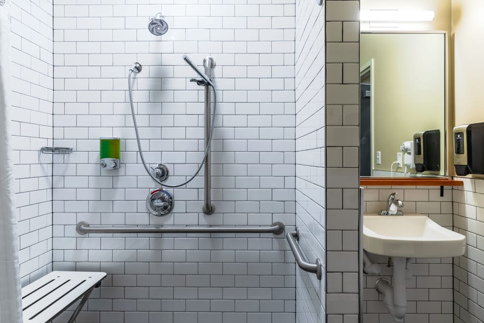 Shower, towels