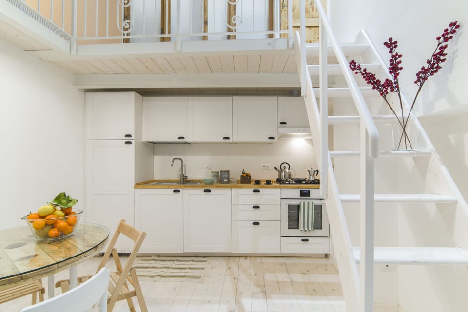 Duplex, 1 Bedroom | Private kitchenette | Fridge, stovetop, coffee/tea maker, electric kettle