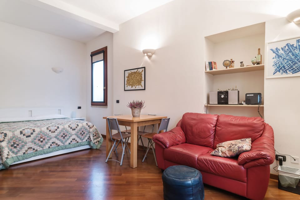 Studio Suite, Non Smoking | Living area