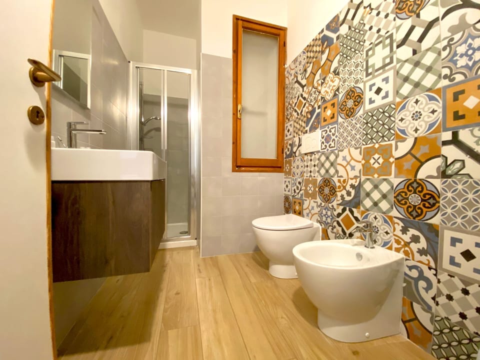 Family Room, 2 Bedrooms, Ensuite | Bathroom | Shower, hair dryer, bidet, towels