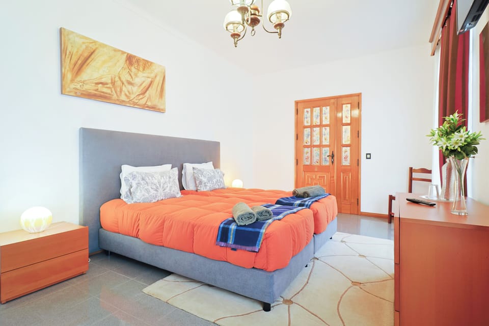 Double Room | Down comforters, rollaway beds, free WiFi, bed sheets