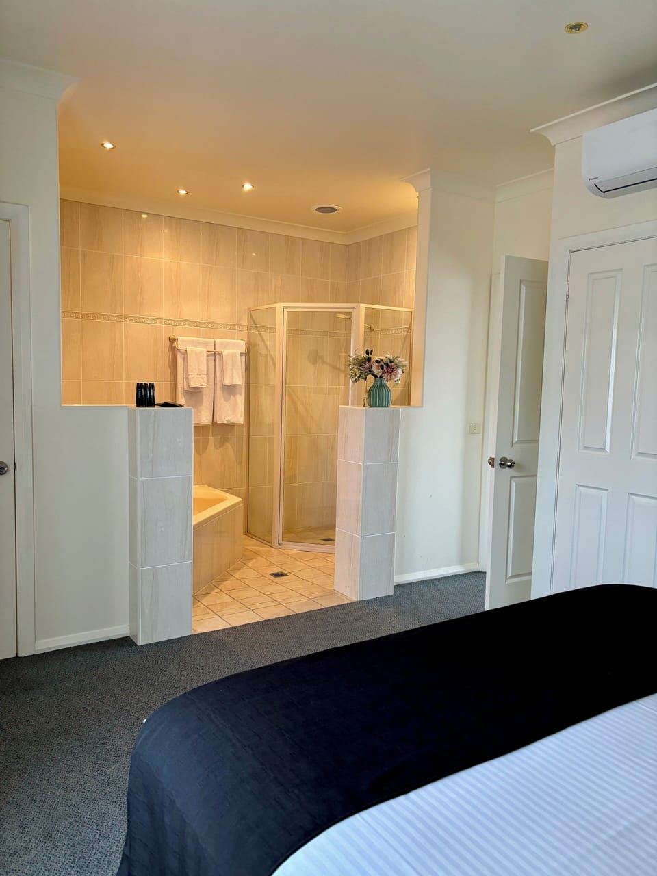 Villa, 1 Bedroom | Bathroom | Hair dryer, towels