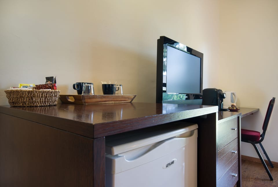 Business Double Room | Free WiFi, bed sheets