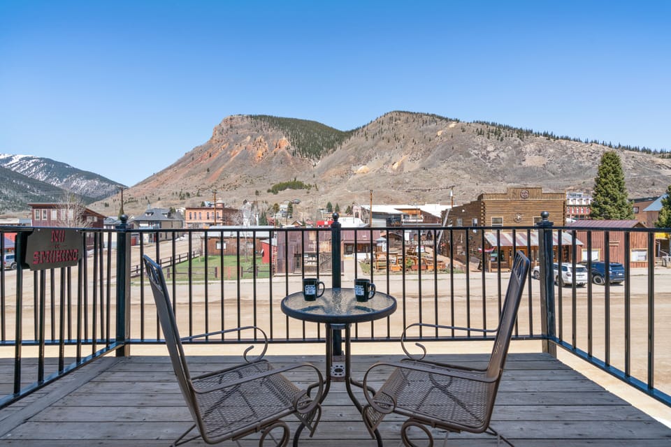 Honeymoon Room, 2 Queen Beds, Non Smoking, Mountain View | Terrace/patio