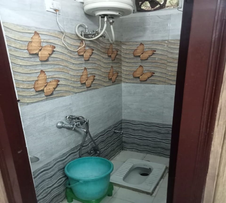 Normal Room | Bathroom | Shower, rainfall showerhead