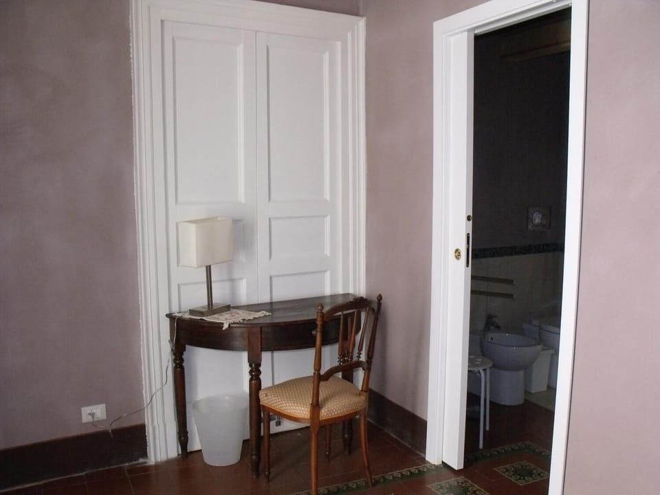 Free minibar, individually decorated, individually furnished, desk