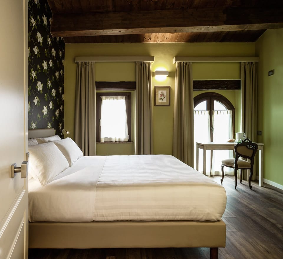 Standard Double Room | In-room safe, desk, blackout drapes, free WiFi