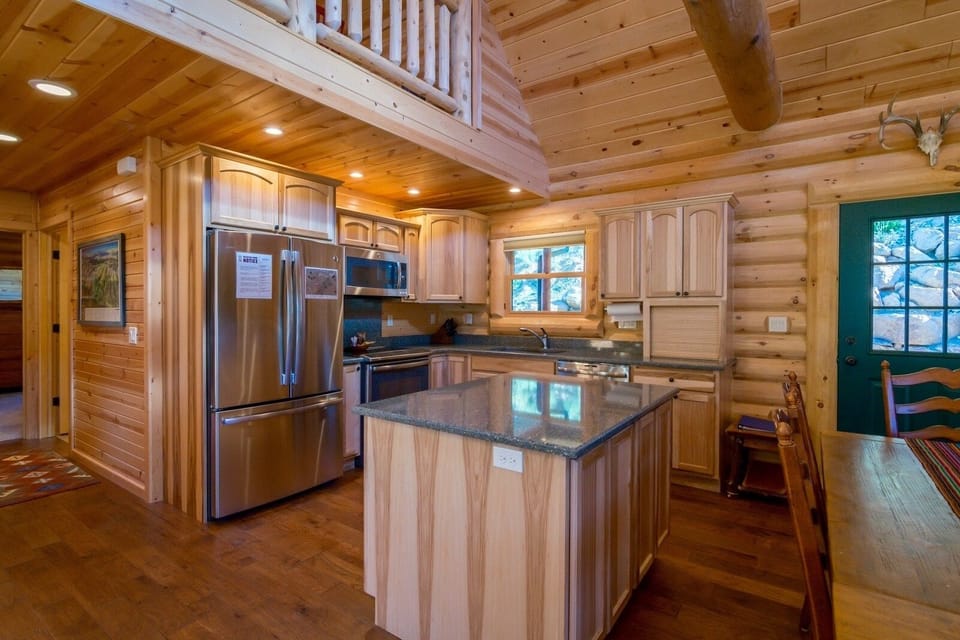 House, 4 Bedrooms | Private kitchen | Fridge, oven, dishwasher, coffee/tea maker