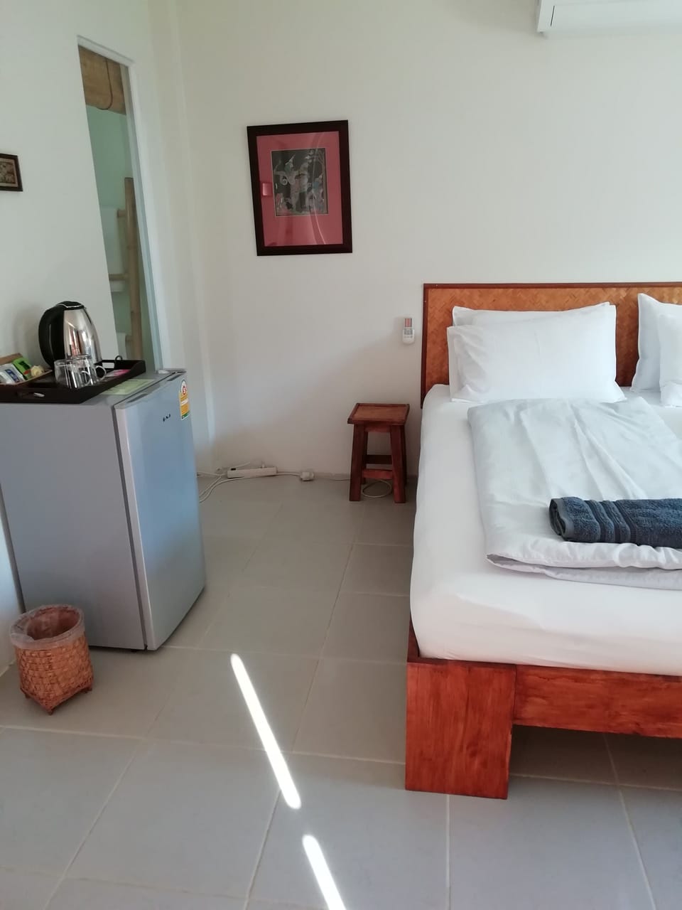 Comfort Bungalow | Minibar, in-room safe, blackout drapes, iron/ironing board