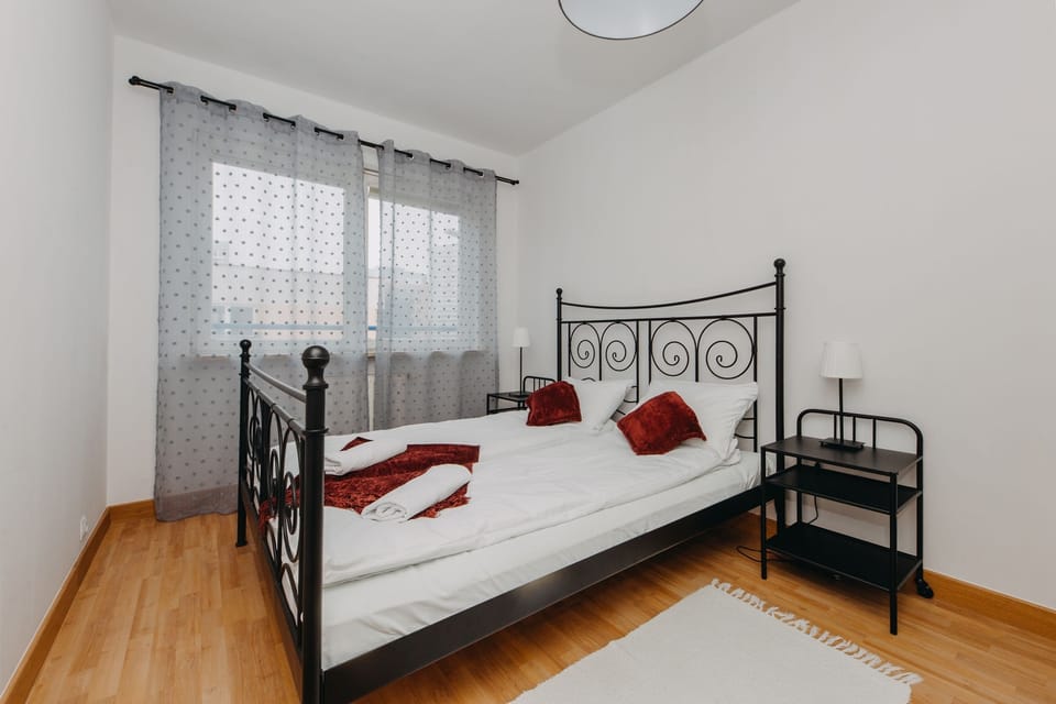 Comfort Apartment, Multiple Beds, Non Smoking, Courtyard View | 2 bedrooms, premium bedding, desk, iron/ironing board
