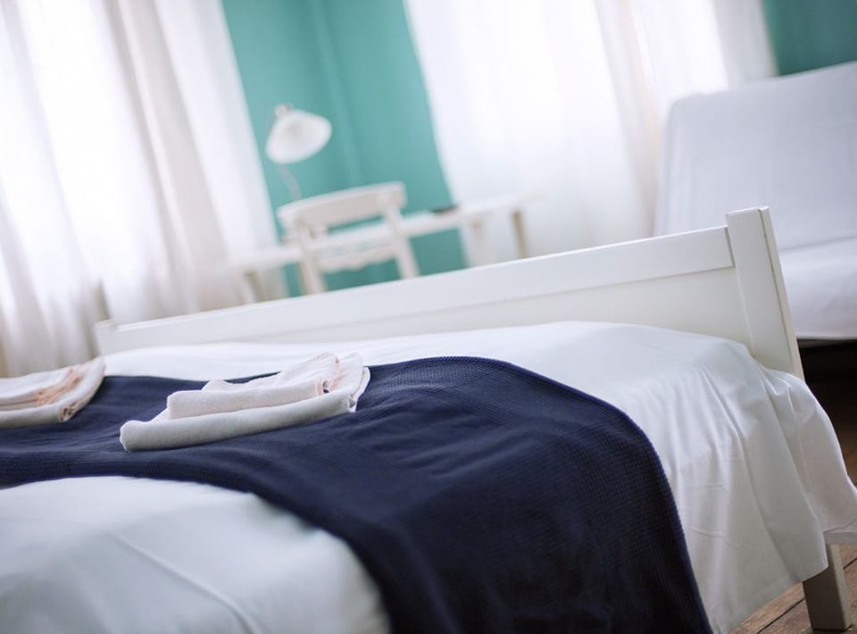 Double Room | Desk, free WiFi, bed sheets