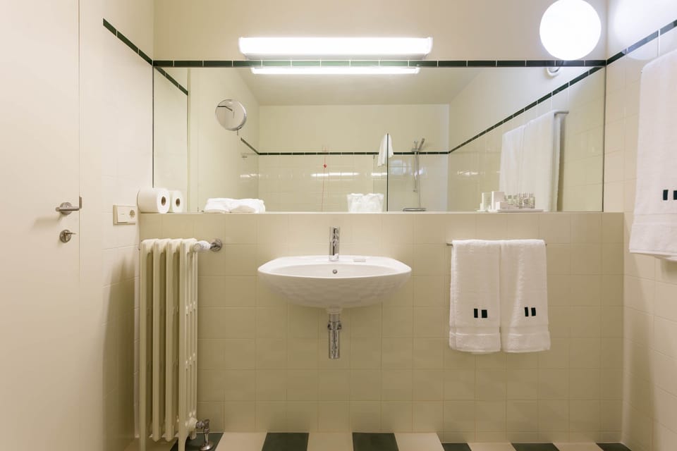 Double Room, Garden View (4) | Bathroom | Free toiletries, hair dryer, bathrobes, slippers