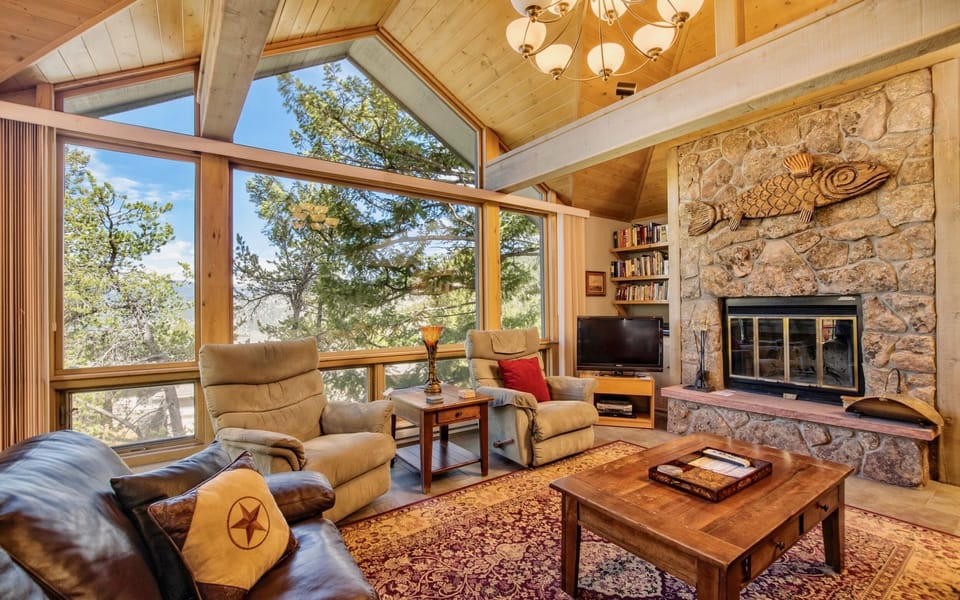 House, 3 Bedrooms | Living area | TV, fireplace, DVD player