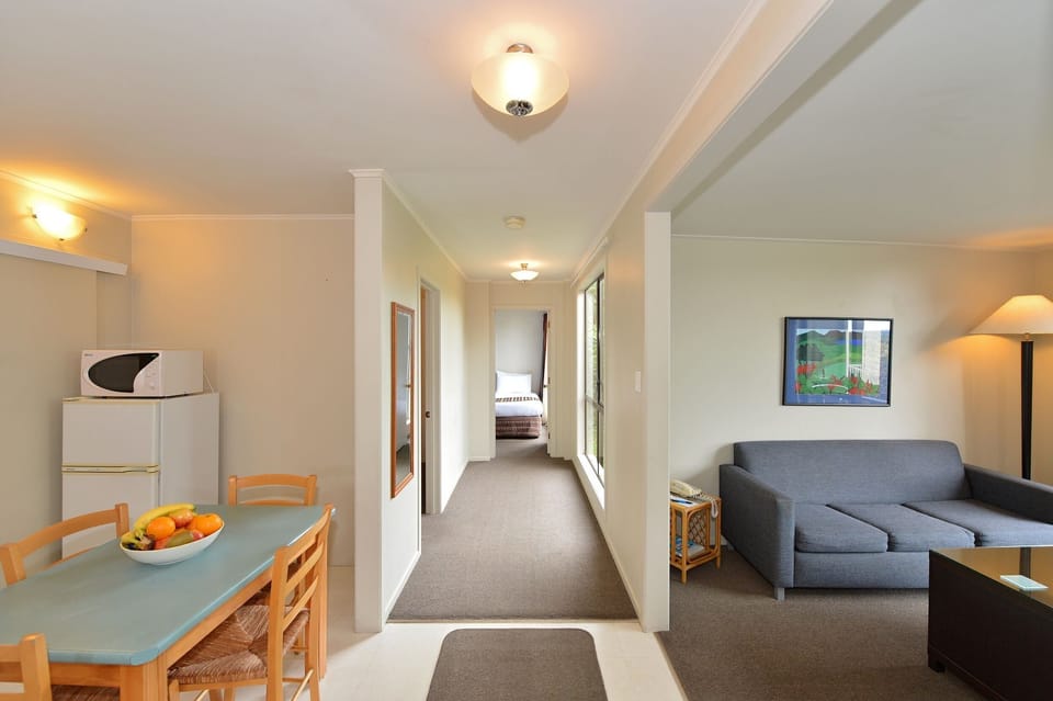 Basic Cottage, 2 Bedrooms | Iron/ironing board, free WiFi, bed sheets