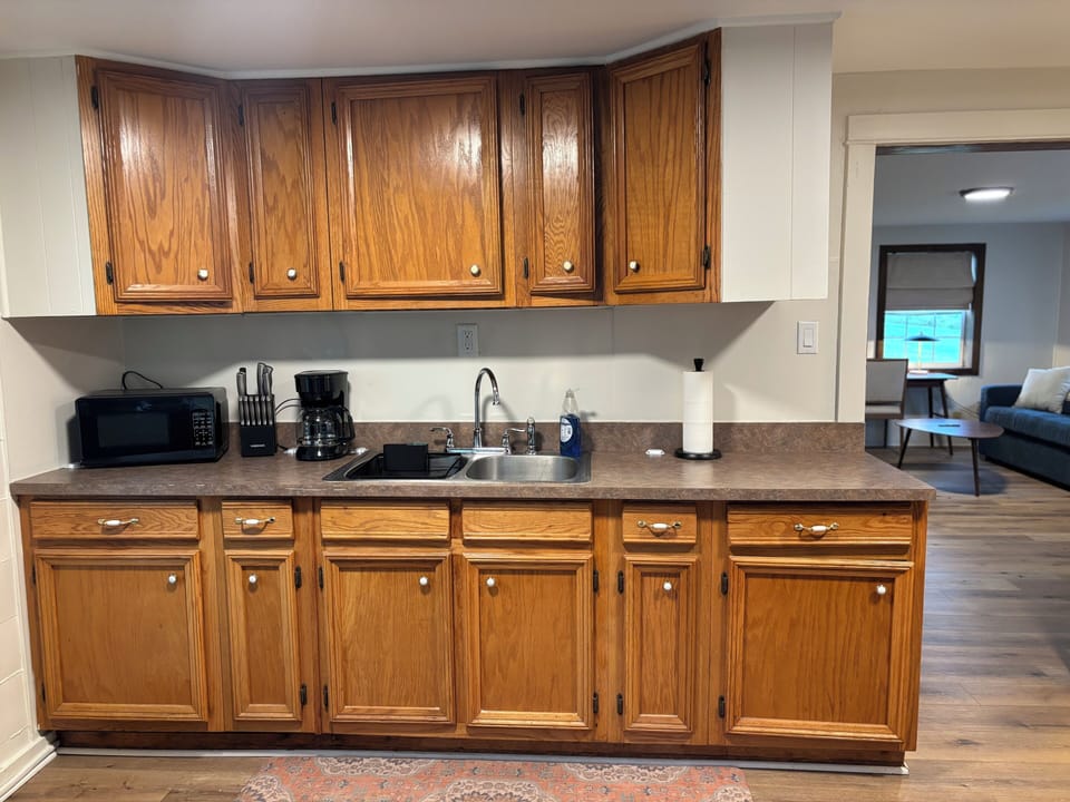 Cottage, Mountain View | Private kitchen | Coffee/tea maker, fridge, microwave, freezer
