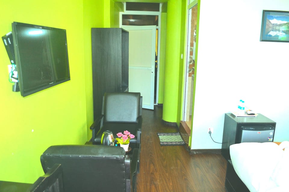 5 bedrooms, premium bedding, down comforters, pillowtop beds
