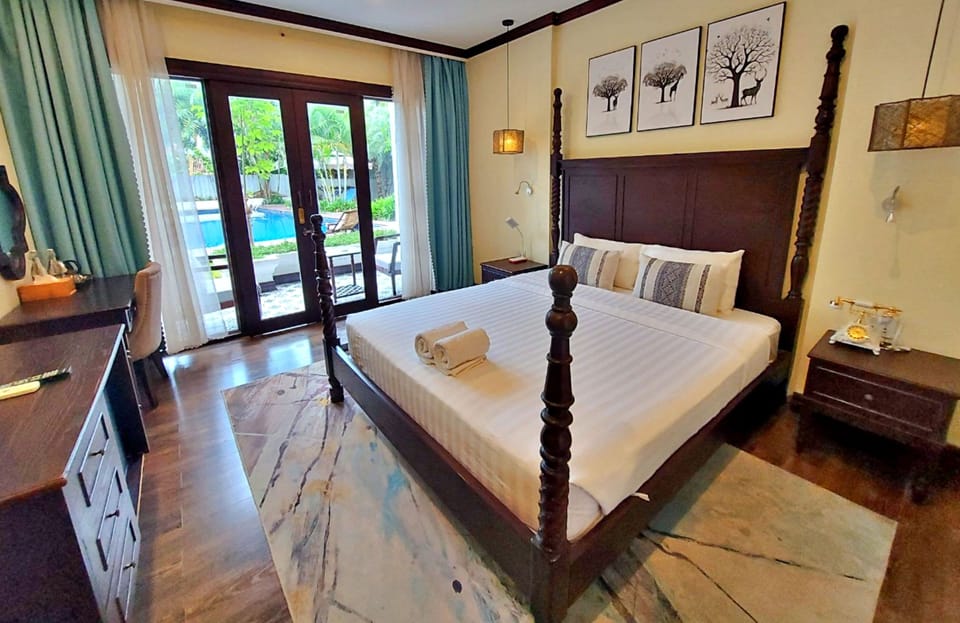 In-room safe, desk, blackout drapes, soundproofing