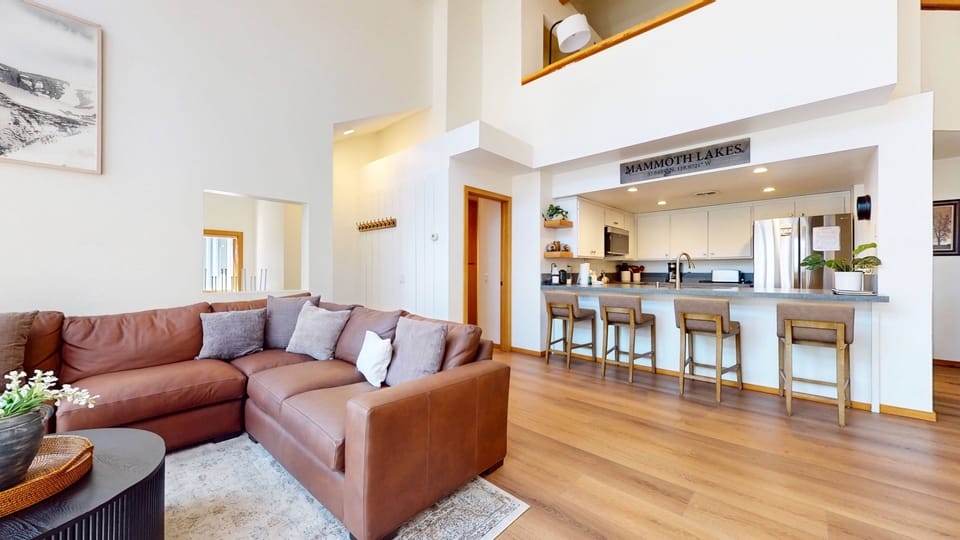 Condo, 2 Bedrooms | Living area | Smart TV
