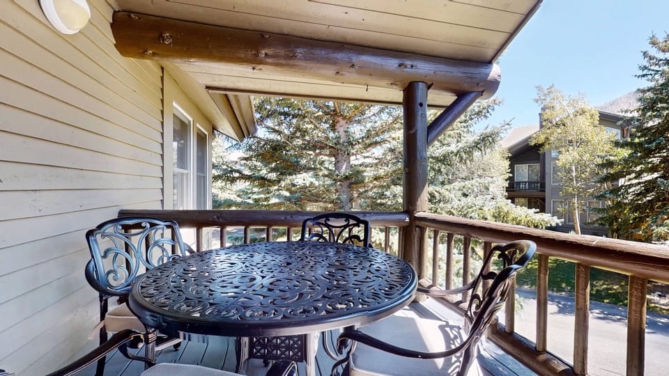 Condo, 2 Bedrooms | Outdoor dining