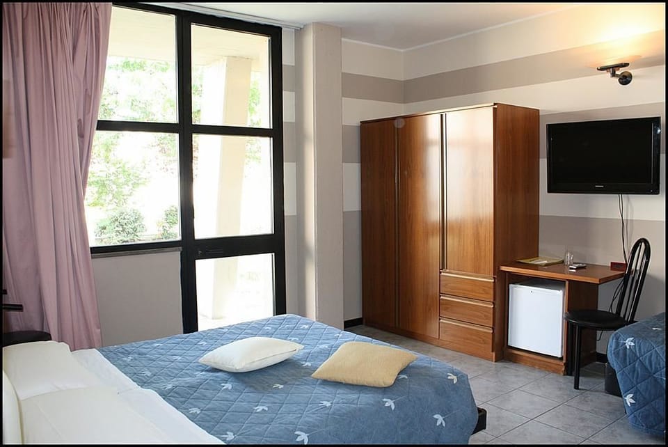 Minibar, desk, cribs (surcharge), rollaway beds (surcharge)