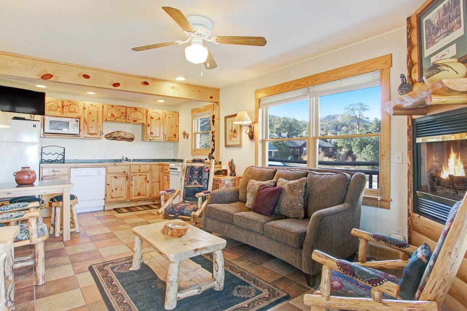 Condo, 2 Bedrooms | Living room | TV