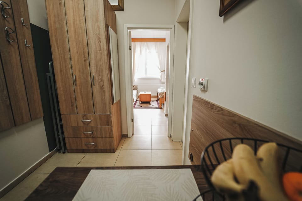 Family Studio | Minibar, soundproofing, iron/ironing board, WiFi (free)