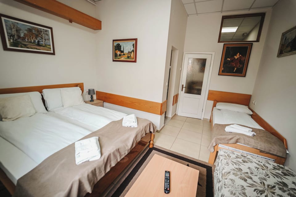 Family Studio | Minibar, soundproofing, iron/ironing board, free WiFi