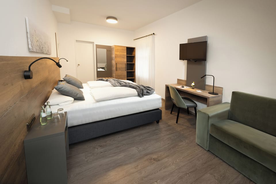 Triple Room, 1 Queen Bed with Sofa bed, Non Smoking | Hypo-allergenic bedding, in-room safe, desk, iron/ironing board