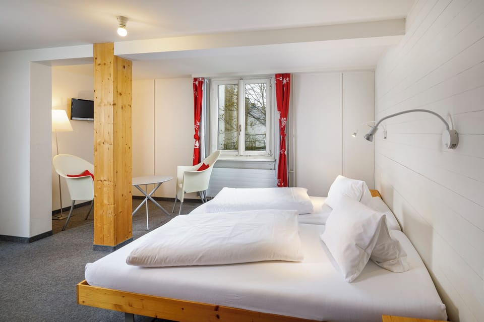Economy Triple Room | Hypo-allergenic bedding, in-room safe, free WiFi, bed sheets