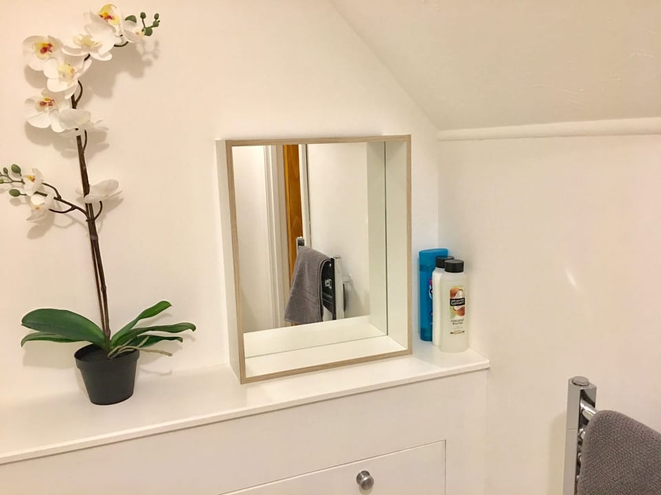 House, 4 Bedrooms | Bathroom | Free toiletries, hair dryer, towels, shampoo