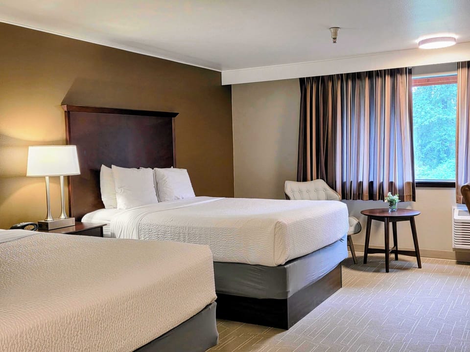 Premium bedding, pillowtop beds, in-room safe, desk