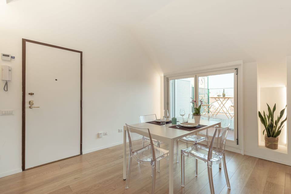 Studio, 1 Bedroom | In-room dining