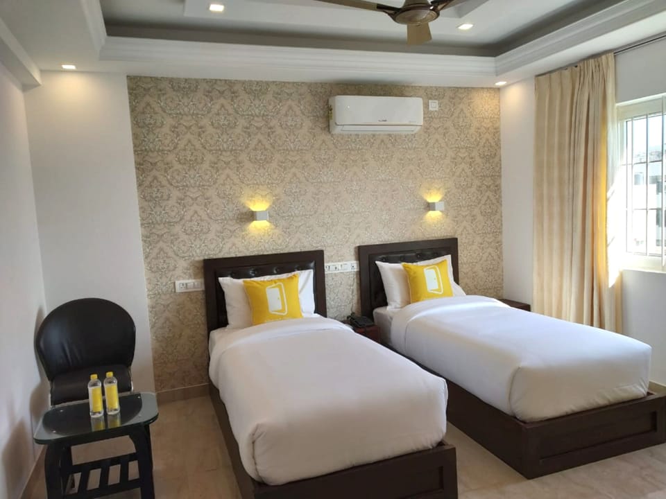 Deluxe Twin Room, 2 Twin Beds | In-room safe, desk, iron/ironing board, free WiFi