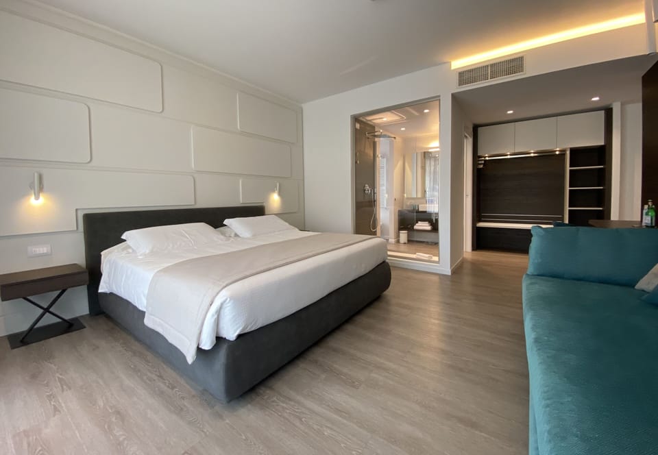 Deluxe Triple Room | Egyptian cotton sheets, premium bedding, down comforters, pillowtop beds