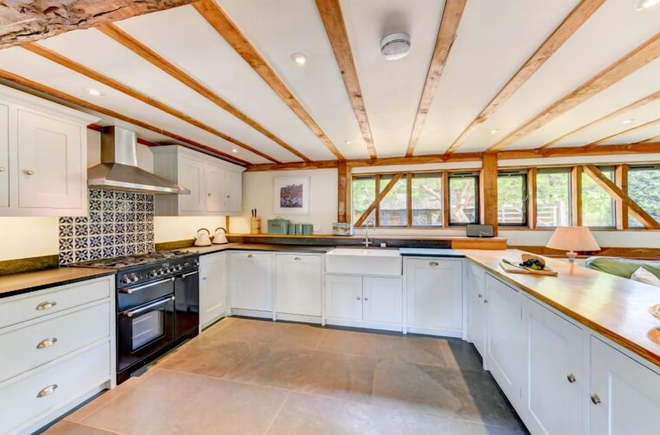 Shared fridge, microwave, stovetop, electric kettle