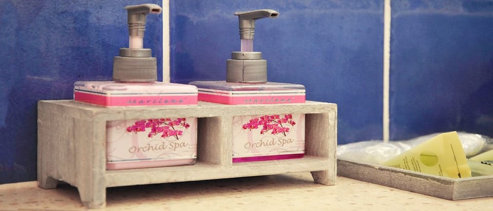 Double Room (Romanèche) | Bathroom amenities | Shower, hair dryer, bathrobes, towels