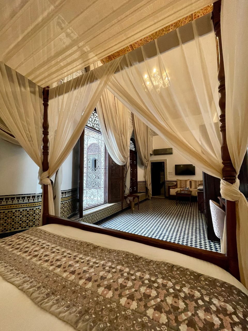 Presidential Suite, Multiple Beds, Non Smoking, Courtyard View | Premium bedding, down comforters, pillowtop beds, in-room safe