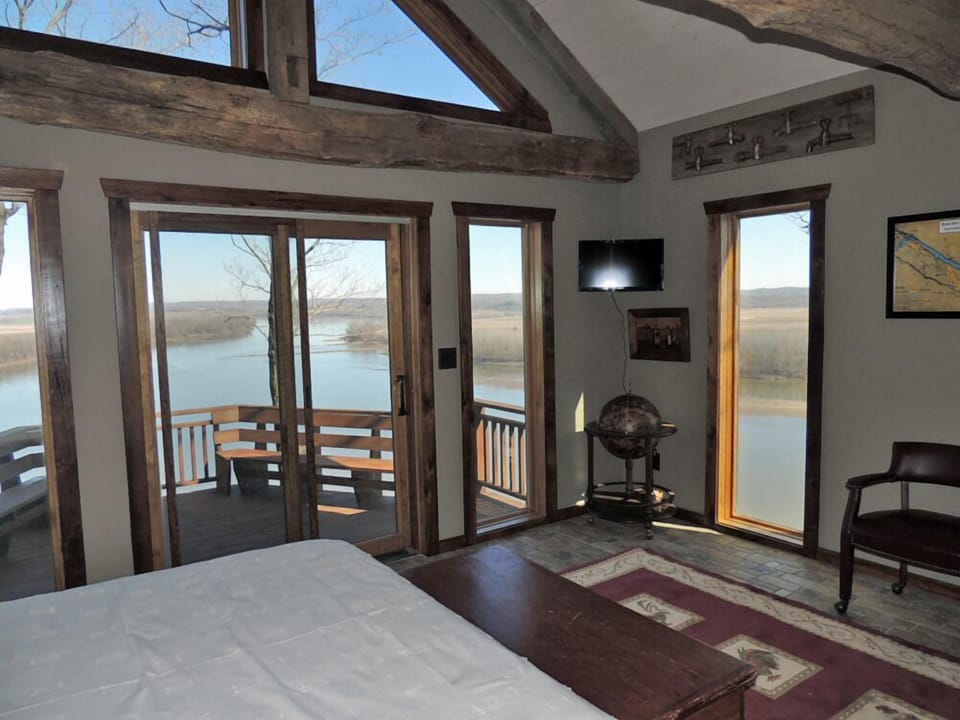 Panoramic Cottage, 1 Queen Bed, Accessible, River View | Water view