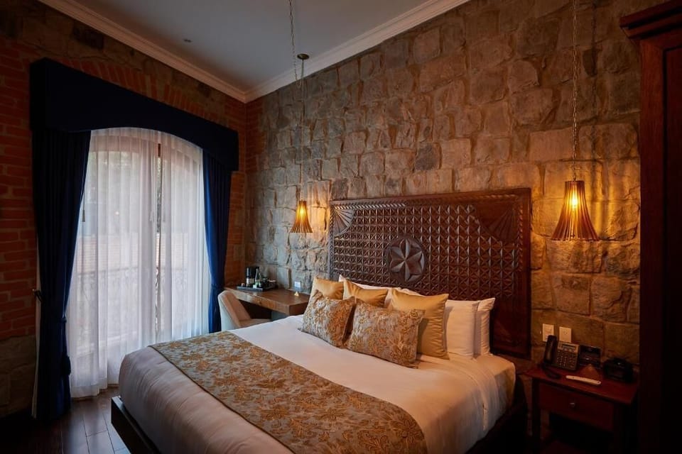Superior Room | Premium bedding, down comforters, pillowtop beds, minibar