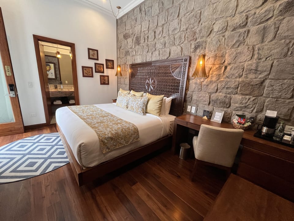 Superior Room | Premium bedding, down comforters, pillowtop beds, minibar