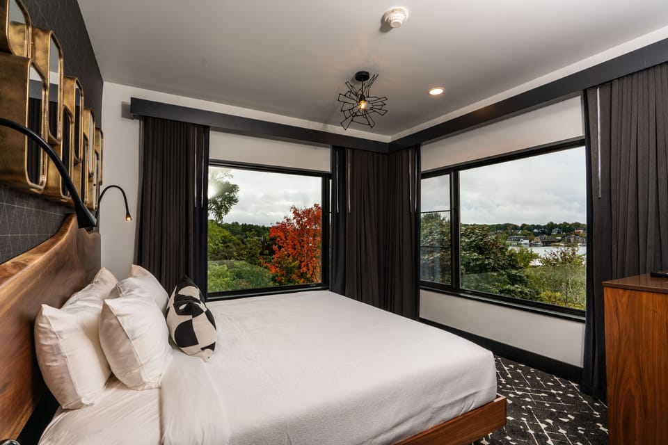 Family Suite | In-room safe, blackout drapes, iron/ironing board, free WiFi