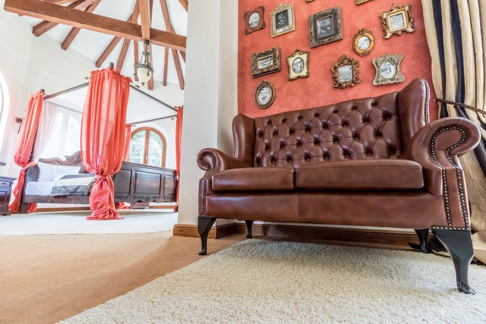 Comfort Suite | Individually decorated, individually furnished, desk, laptop workspace