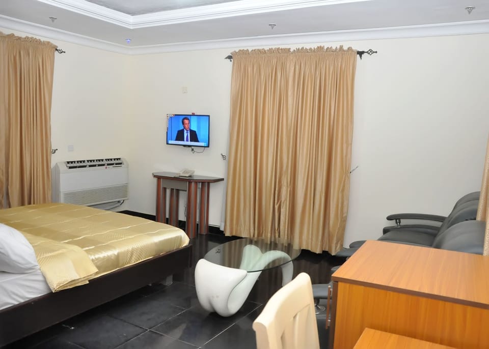 Desk, laptop workspace, free WiFi